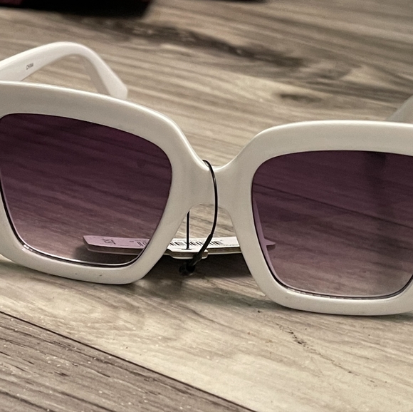 SUNGLASSES - Picture 3 of 4